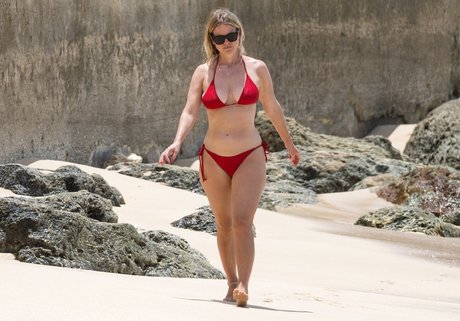 トップレスビーチOnlyFans ホット ギャラリー