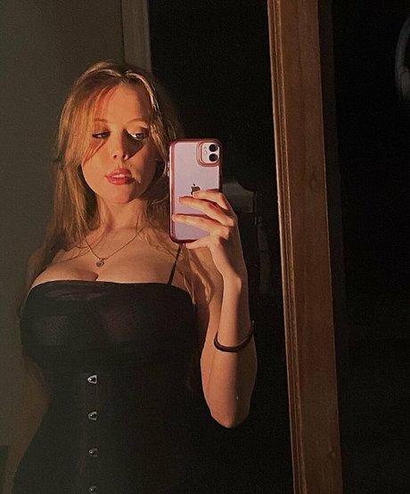 バイセクシャルカップルのOnlyFans アートポルノ 画像