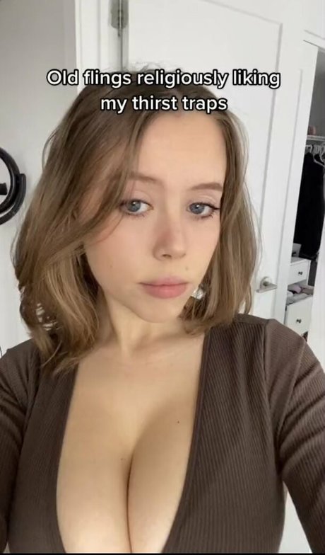 チンコを持つ女たち OnlyFans ホットxxx 写真