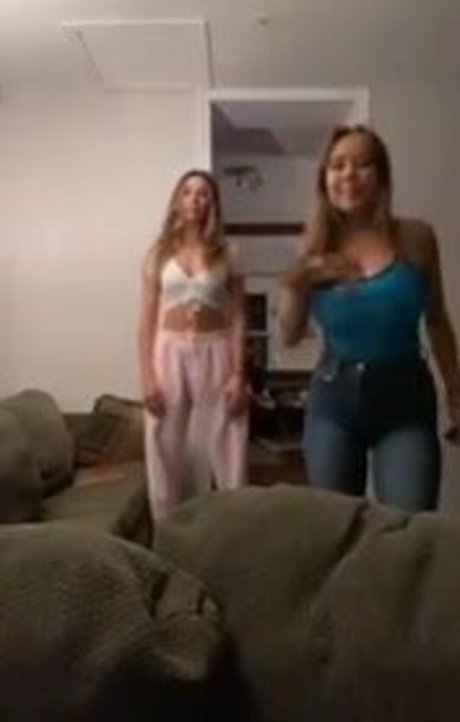 Emily Kyte ポルノスター 写真