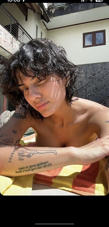 膨らみ OnlyFans アート裸 画像