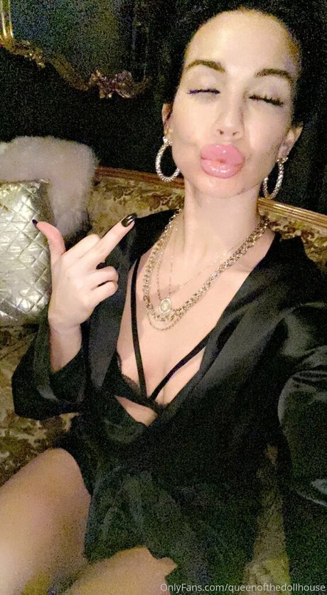 queenofthedollhouse アダルトモデル 画像