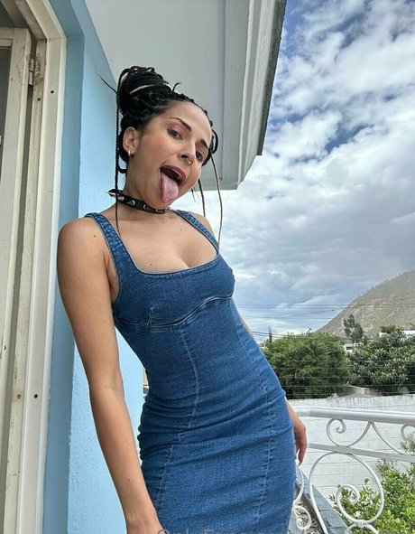 チンコを持つ女たち OnlyFans ヌード アーカイブ