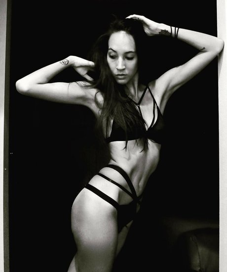 deepfocuslens ポルノ女優 画像