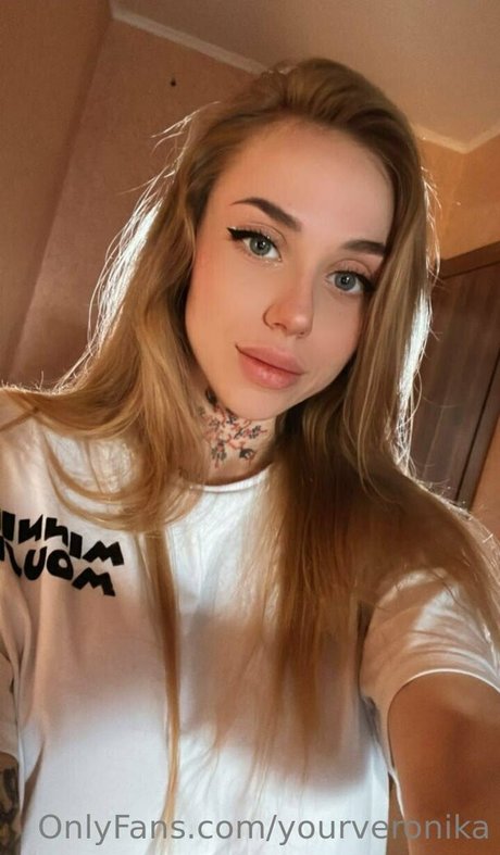 yourveronika 美しいスター 画像