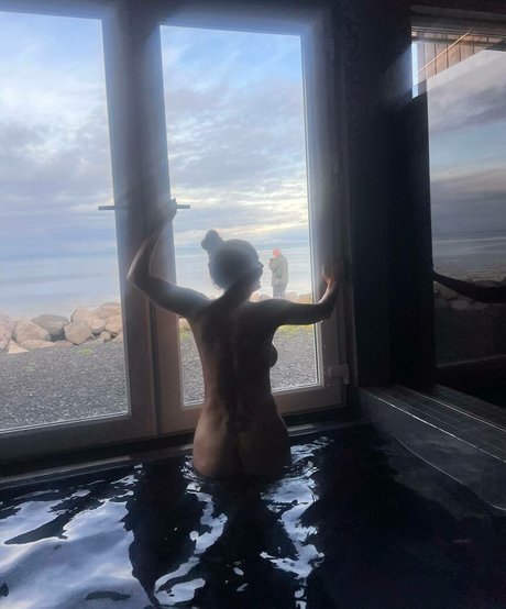 Charisma Carpenter セックスポルノスター 写真