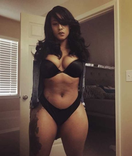 イギリス人熟女OnlyFans セクシー裸 画像