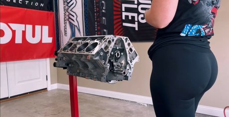 Britney Automotive アート女優 ギャラリー