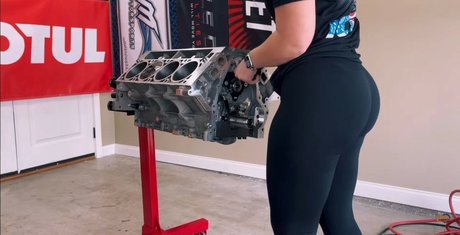 Britney Automotive ホットなポルノスター アーカイブ