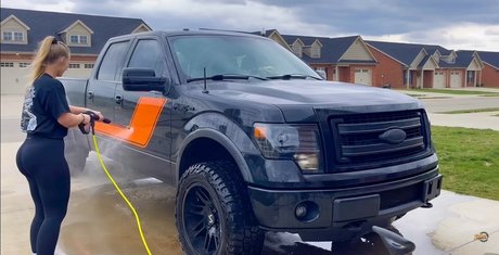 Britney Automotive ポルノスター ホット 画像