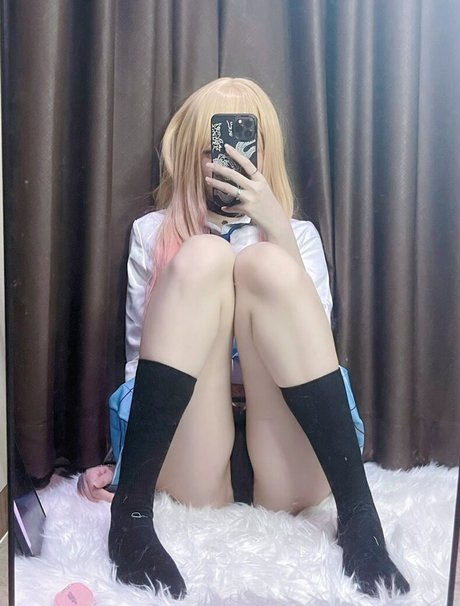 デカ尻ジーンズ OnlyFans ヌード 写真