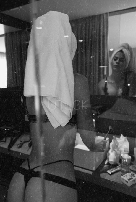 Nicole Mier 美しいスター 写真