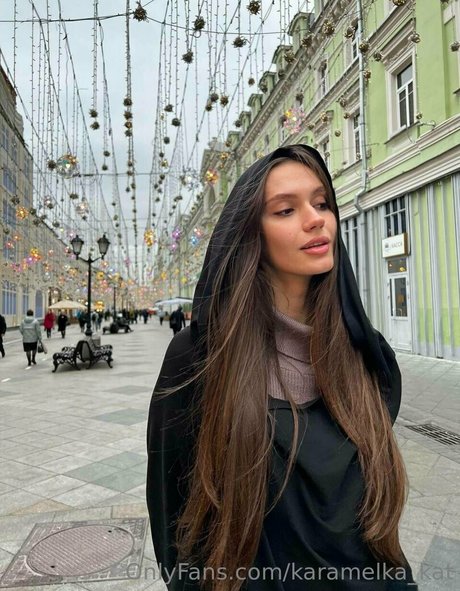 黒檀の白いチンポOnlyFans ヌード ギャラリー