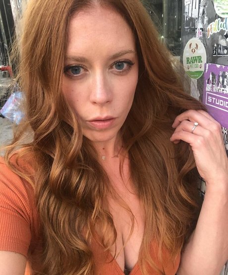 エボニートップオンリーファン セクシー 画像