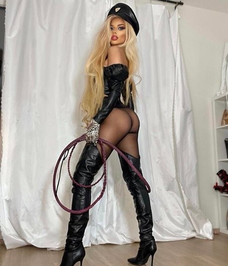 Goddess Slavena ポルノスター 可愛い 画像