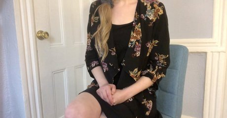 carolineblackxx スター 画像