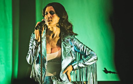 Marina Diamandis 裸のスター ギャラリー