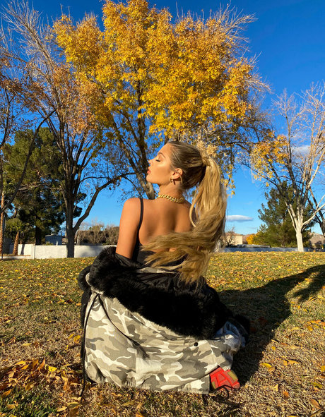 ブラック・ポーグ・オンリーファンズ セクシーヌード ギャラリー