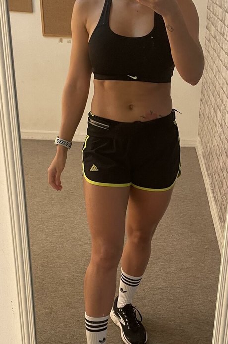 美しい足 OnlyFans アートポルノ 写真