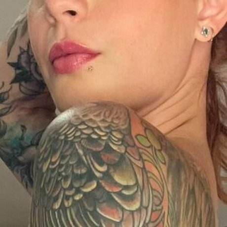 小柄で痩せたOnlyFans 無料ヌード 写真