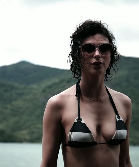 Morena Baccarin 高品質モデル 写真