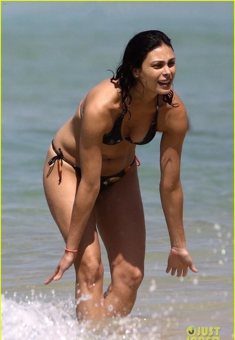 Morena Baccarin ヌードモデル 画像