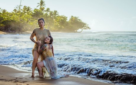 エモオンリーファン アートポルノ 写真