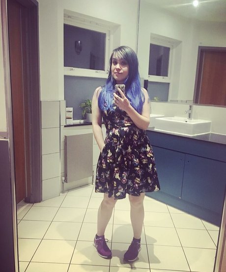 Ellen Rose アダルトモデル 写真