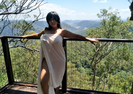 Aiysha Saagar 最高のスター アーカイブ