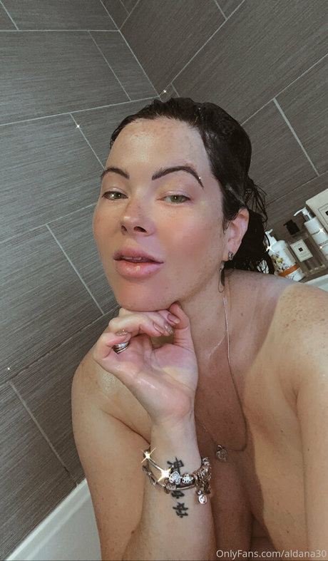 aldana30 ポルノスター ヌード 写真