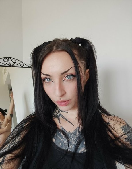 sikoisdeadvip ヌードのポルノスター 写真