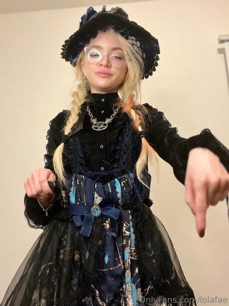 lolafae セックスポルノスター 画像