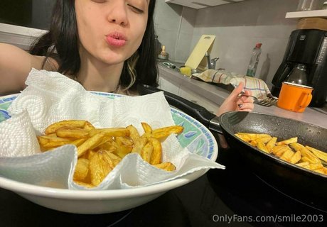 smile2003 エロティック女優 写真