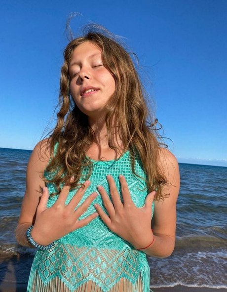 小柄で痩せたOnlyFans 美しい 写真