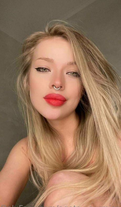 agata yourmiss 裸のスター 画像