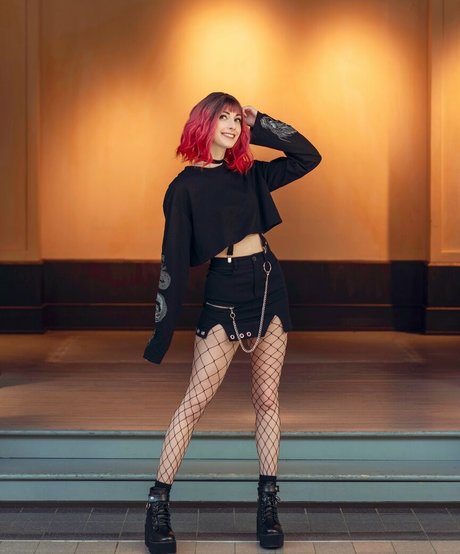 evvils ヌードスター 写真