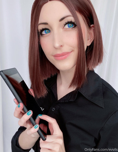 evvils スター ヌード ギャラリー