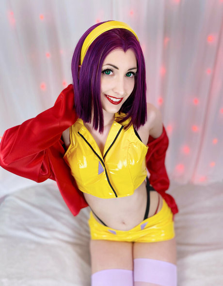 evvils 裸のモデル 写真