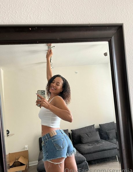 sexcmia エロティックなモデル 画像