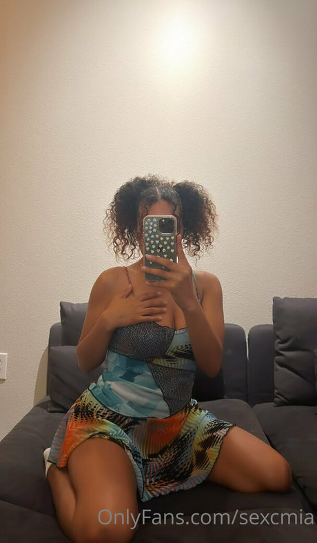 sexcmia 無料モデル 写真