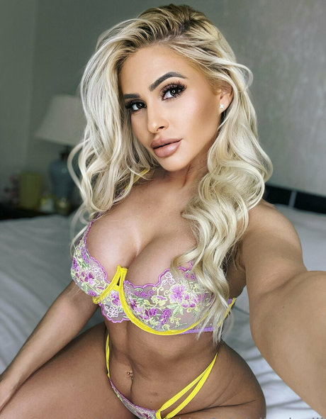 gabrielladeville セックス女優 画像