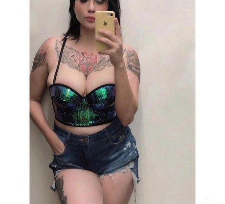 Deborah Milano xxxモデル 写真