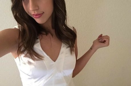 成熟した異人種間OnlyFans ホットヌード 画像