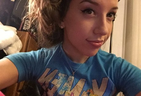 細身の巨乳OnlyFans 美しいポルノ ギャラリー