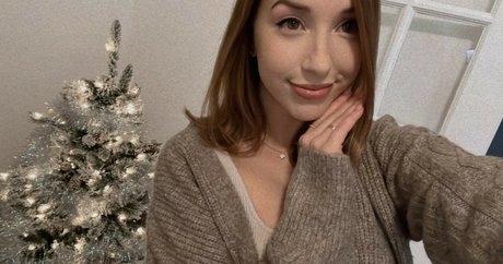 小柄で痩せたOnlyFans セクシー裸 画像