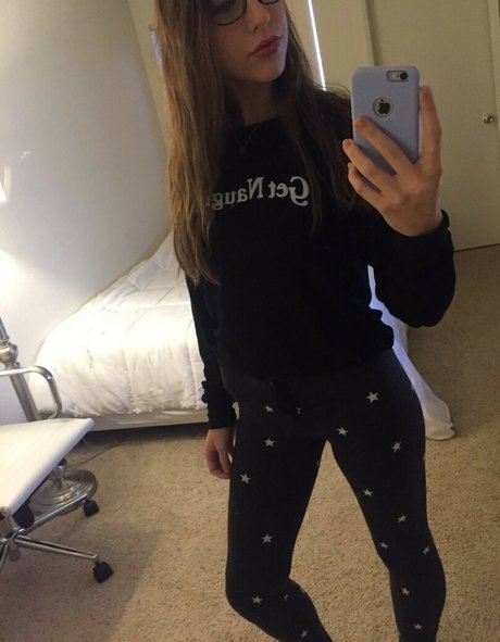 射精 顔射 OnlyFans ポルノ 写真