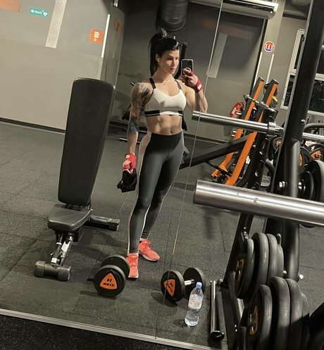 Victoria Carvalho ポルノスター パーフェクト 画像