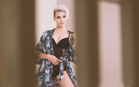 BBW 教師 OnlyFans アートxxx 画像