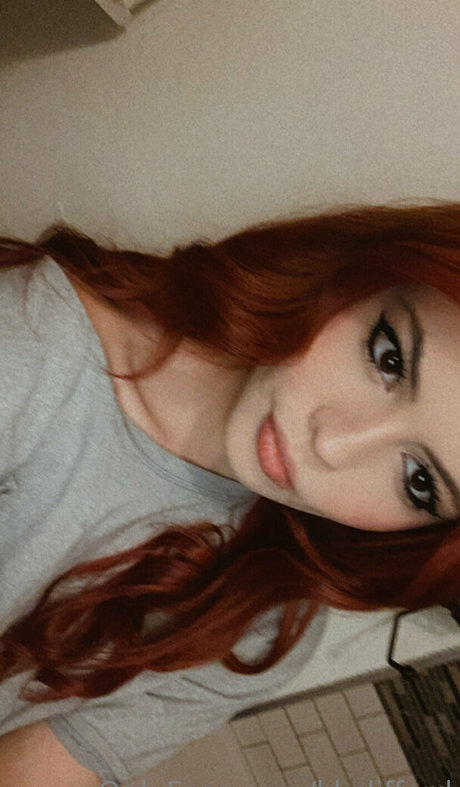 黒檀のシャワー OnlyFans ポルノグラフィック ギャラリー