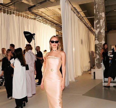 アジアの女の子限定ファン 美しい裸 写真